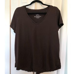 Size 2 classic fit vneck tshirt in chocolate brown